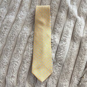 Brooks Brothers Yellow and White Patterned Tie